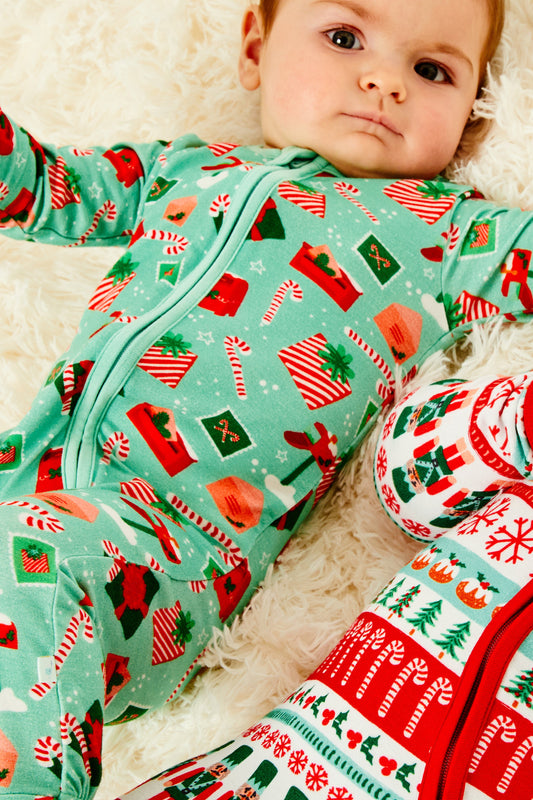 Soft & Stretchy Zipper Footie - Santa Mail